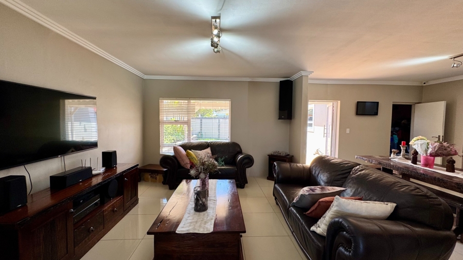 4 Bedroom Property for Sale in Strand South Western Cape